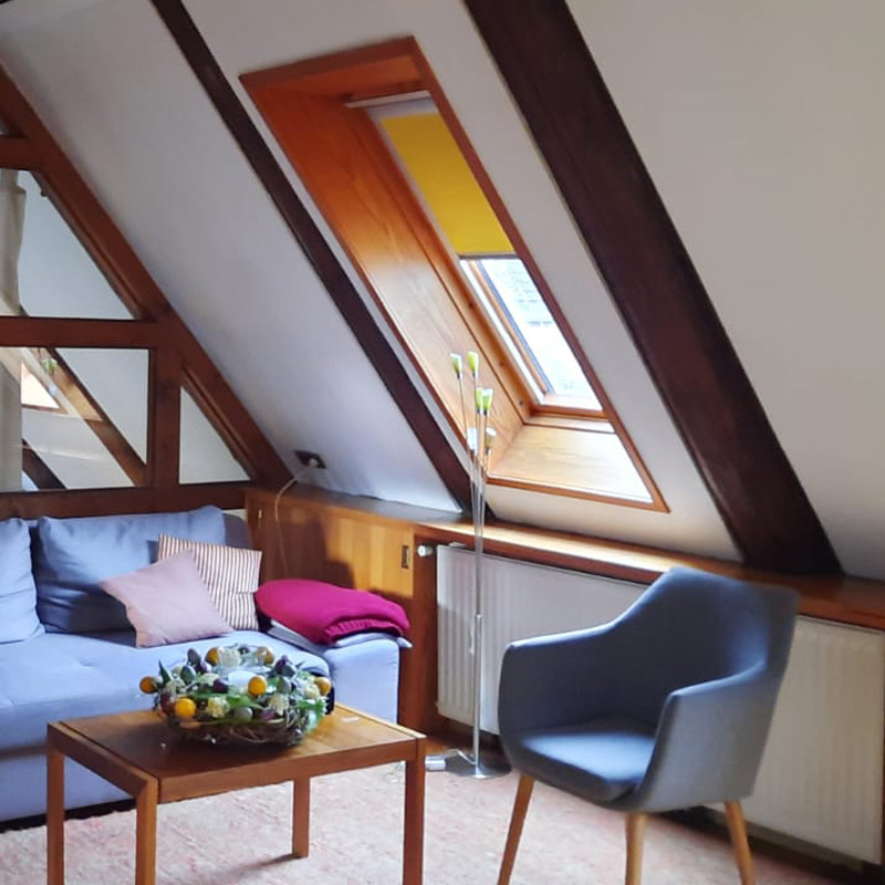 Ferienwohnung Lieblingsplatz in Bremen Oberneuland. 4 Gäste, 1 Schlafzimmer, Doppelschlafcouch im Wohnzimmer, 1 Badezimmer, 1 Küche Anbieter: Elin-Astrid Becker (Privatperson) Sprachen: Englisch, Deutsch