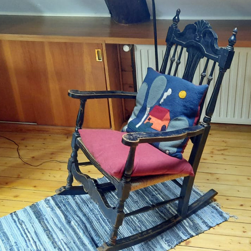 Ferienwohnung Lieblingsplatz in Bremen Oberneuland. 4 Gäste, 1 Schlafzimmer, Doppelschlafcouch im Wohnzimmer, 1 Badezimmer, 1 Küche Anbieter: Elin-Astrid Becker (Privatperson) Sprachen: Englisch, Deutsch
